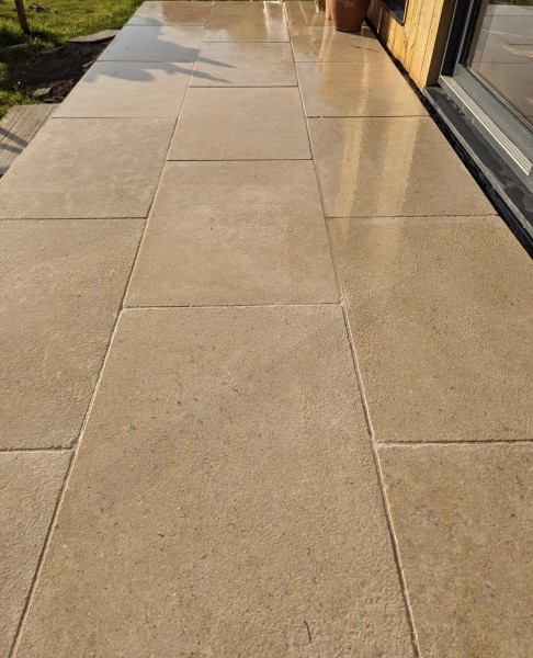 Sinai Pearl Beige Acid Washed Surface/Tumbled Pre-Sealed Limestone Bullnose Steps/Copings
