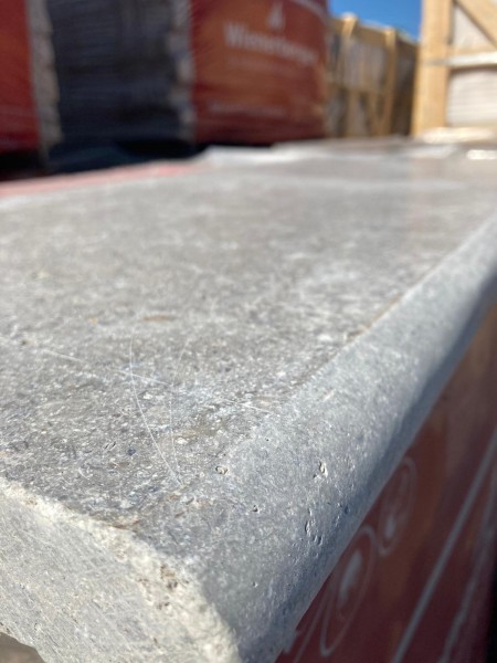 Old sinai pearl grey honed/tumbled limestone step 