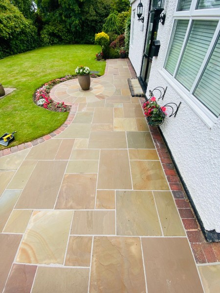 curved sandstone patio