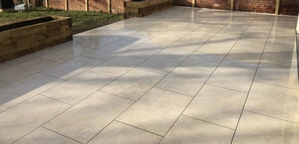 large paved terrace using silicone white porcelain paving