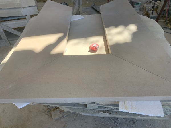 Bespoke stone coping for rectangular raised bed