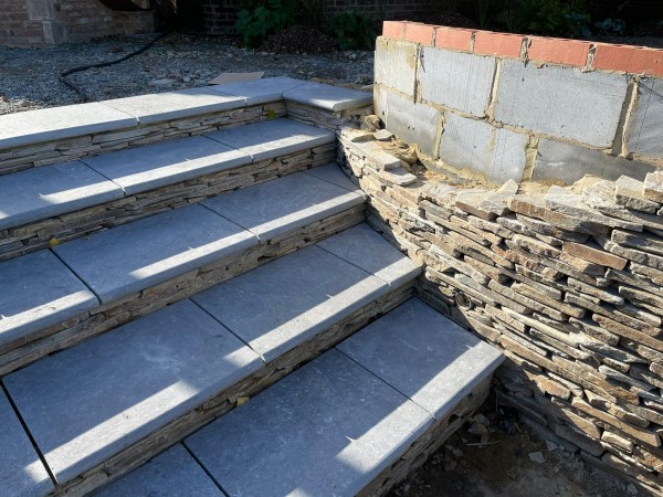 Meli Dark Grey Flamed/Tumbled Limestone Bullnose Steps