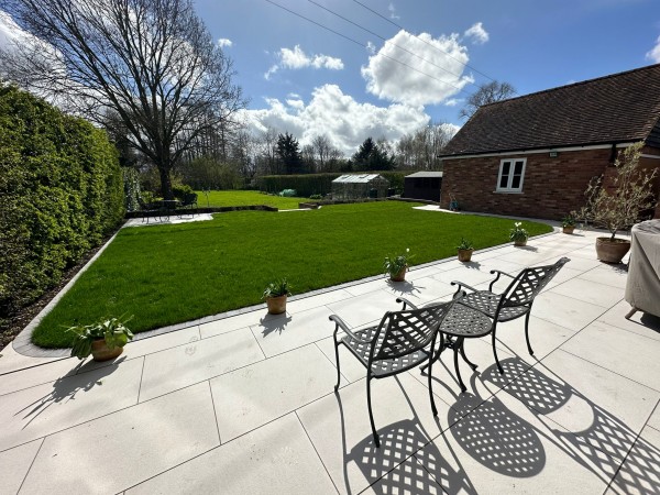 Sabbiosa Avorio Porcelain Paving colour swatch