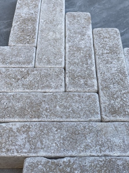 Sinai Pearl Beige Limestone Acid Washed/Honed Surface, Tumbled Edges, Pre-Sealed Slim-Setts