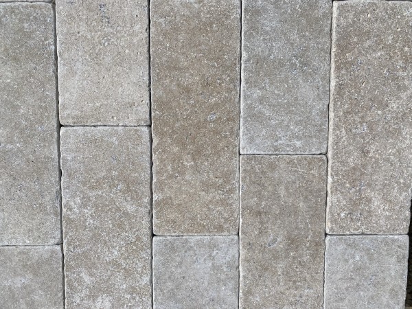 Sinai Pearl Beige Pre-Sealed Limestone Cobble Setts