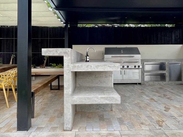 outdoor kitchen casted in lightweight concrete