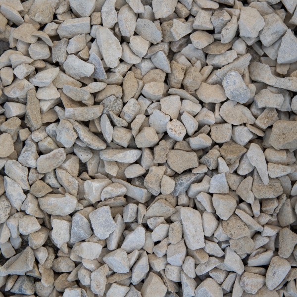 Close up of 20mm Cotswold Light Buff Gravel