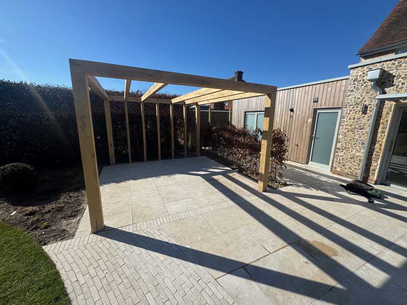 contermporary timber built pergola by Bosham Landscapes