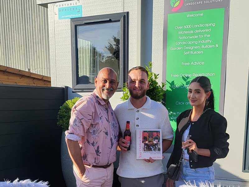 Manoj Malde book signing