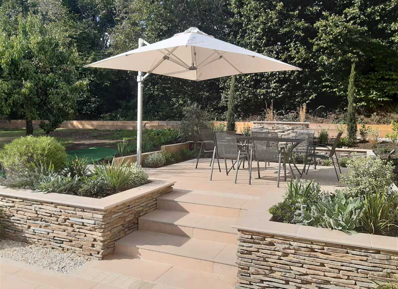 beautiful Mediteranean style patio by Anna Heaps Gardens