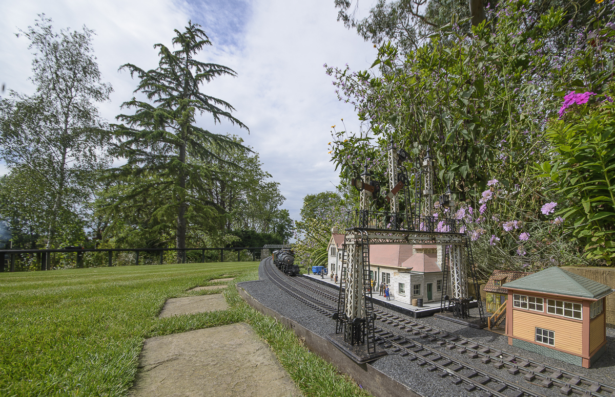 railway garden elstree